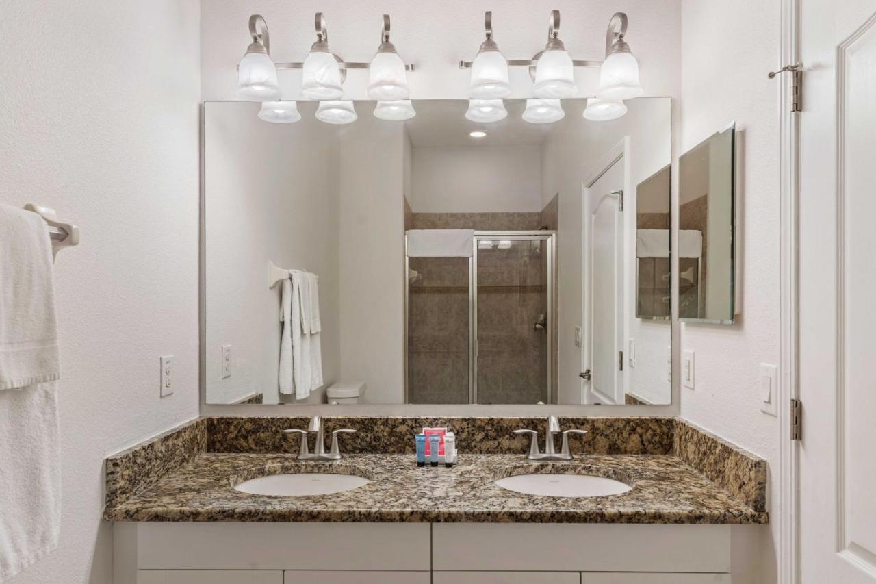 8960 Cat Palm Road Holiday home *