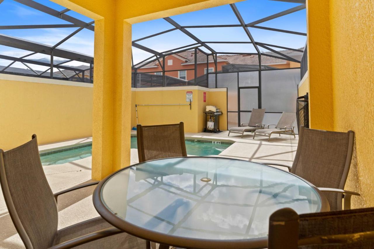 8960 Cat Palm Road Holiday home *